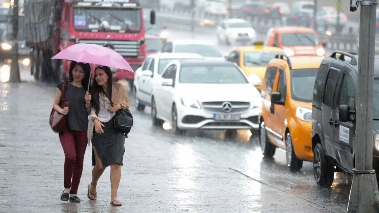 İstanbullular Dikkat! Yağmur Geliyor, Sıcaklara Geçici Mola
